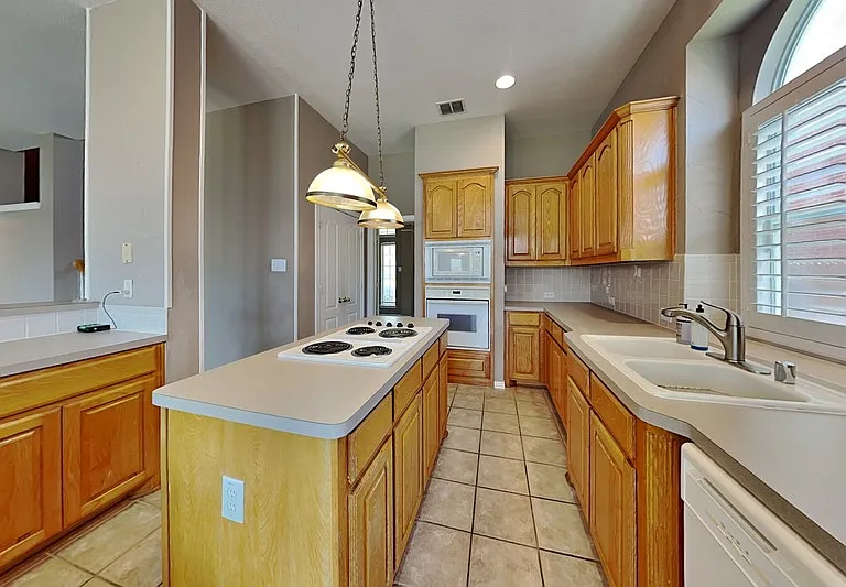 3910 Compton Dr — Photo 4