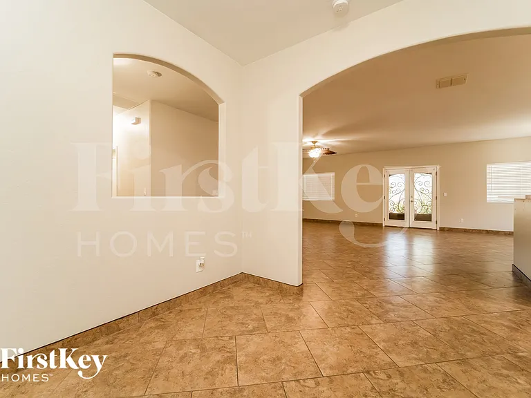 7776 W Thelon Ct — Photo 4