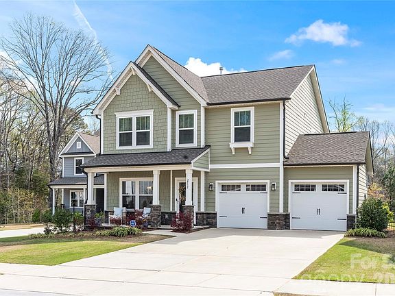 2nd image of 2515 Watergarden St