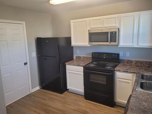2nd image of 304 Hazel Dr