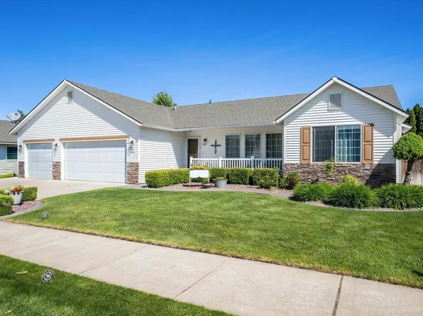 8415 Queensbury Dr, Pasco, WA 99301