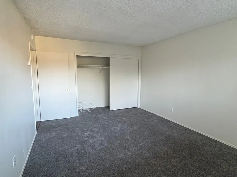 151 Vera Cir #151 — Photo 7