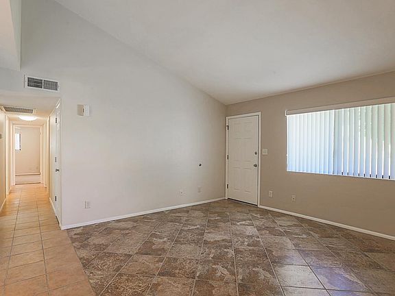 3rd image of 2221 W Farmdale Ave Unit 9