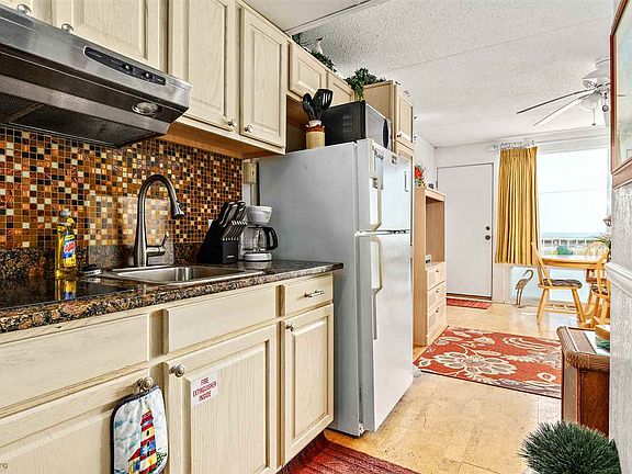 3rd image of 6701 Atlantic Ave #215