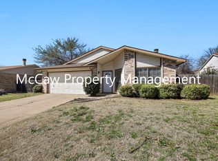 7933 Bermejo Rd, Fort Worth, TX 76112