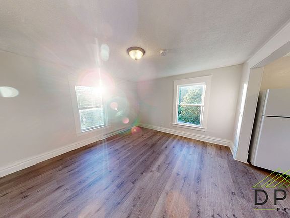 3rd image of 214 E Elm St #3