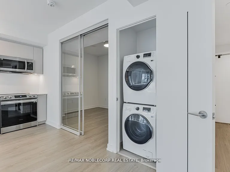 357 King St W #3409 — Photo 10