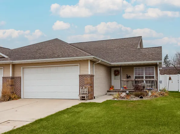 107 Centennial Dr, Huxley, IA 50124