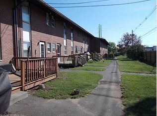 8 Terrace Gdns, Wallingford, CT 06492