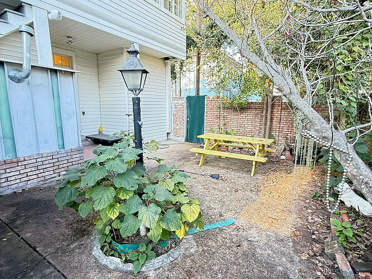1135 Fern St — Photo 2
