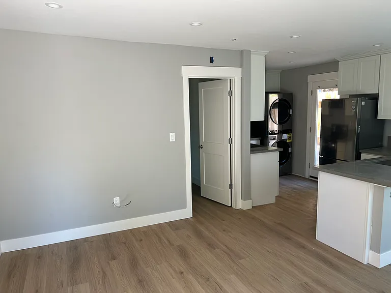 4035 V St #B — Photo 6