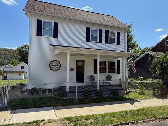 4th image of 708 Mulberry St