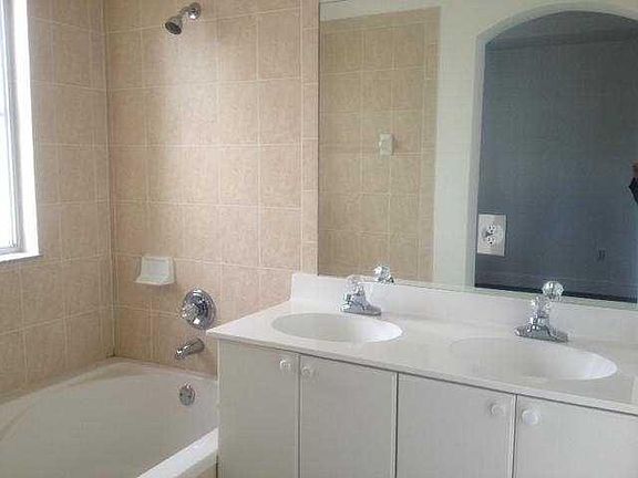 5th image of 8305 NW 108th Ave Unit 7