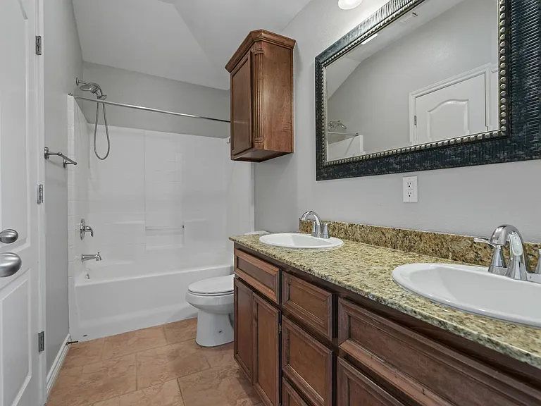6815 Fox Hill Dr — Photo 10