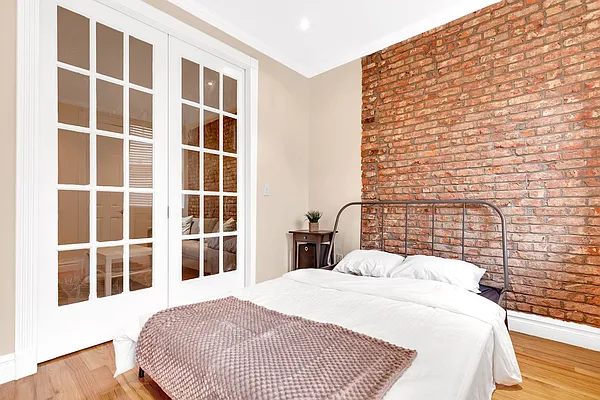 Rented by Cooper & Cooper Real Estate | media 26