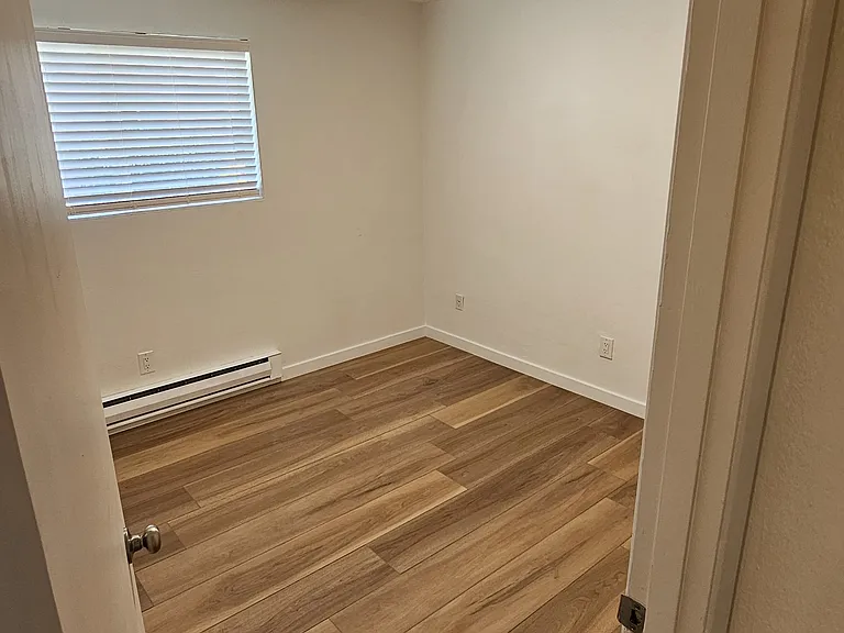 928 24th St NE — Photo 23