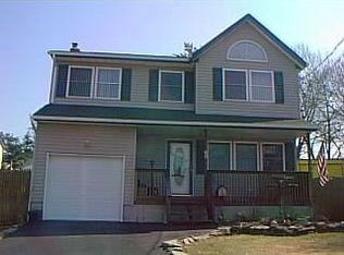 60 Rutland Rd, West Babylon, NY 11704