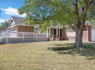 613 Arnold Dr, Lyons, KS 67554
