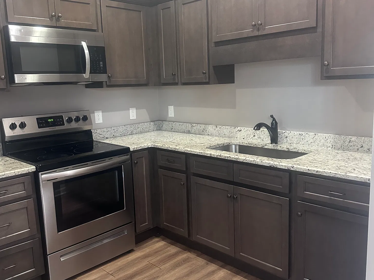 2 bed, $1,275 — Photo 3