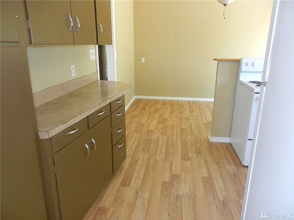 5th image of 1901 W Peninsula Dr