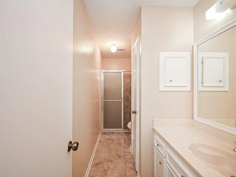 7918 Chancel Dr — Photo 21