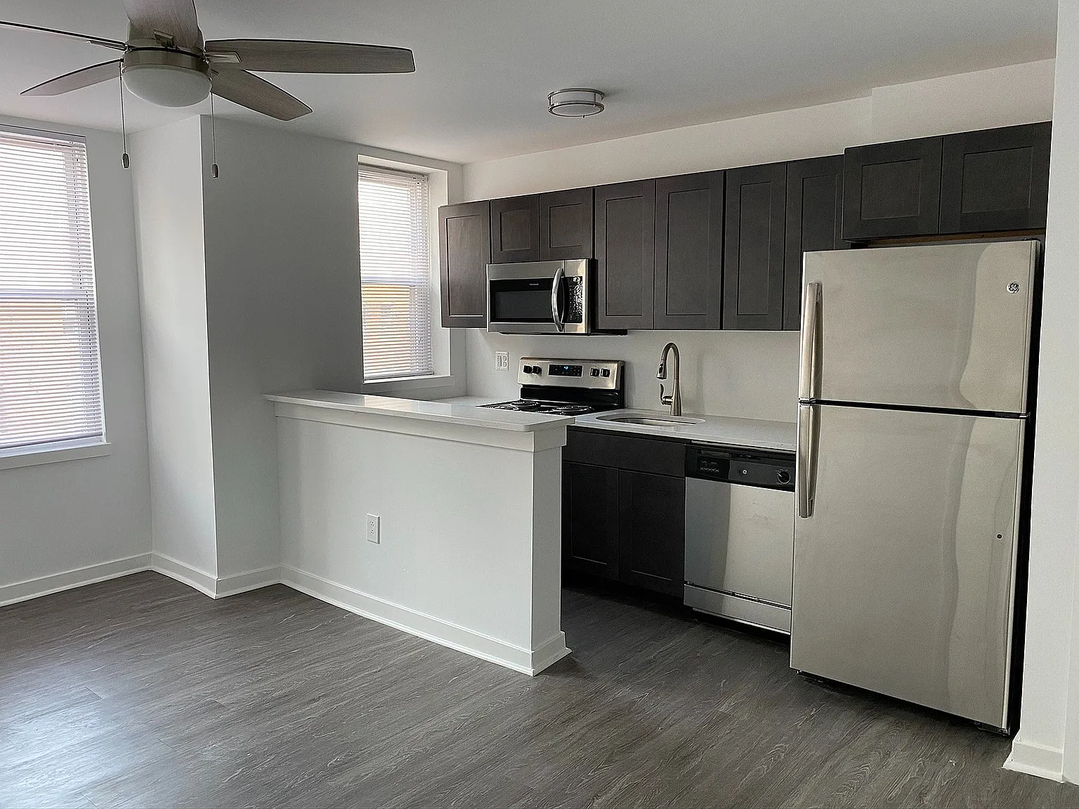 Astor Apartments — Photo 3