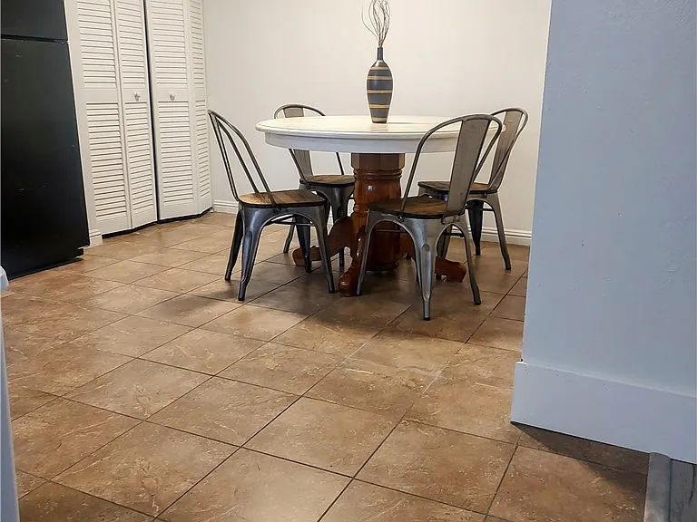 4614 Grand Dr #2 — Photo 8