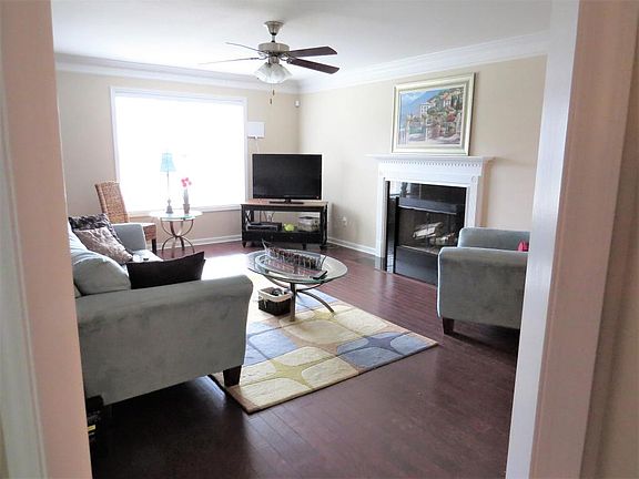 3rd image of 8365 Cureton Park Ln