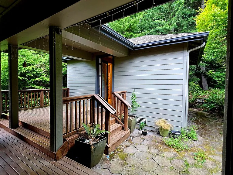 81 Mount Constance Way — Photo 30