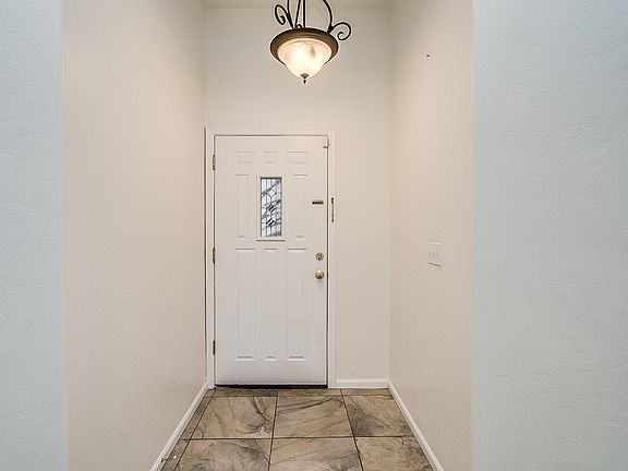 5th image of 1448 W Bridalveil Pl