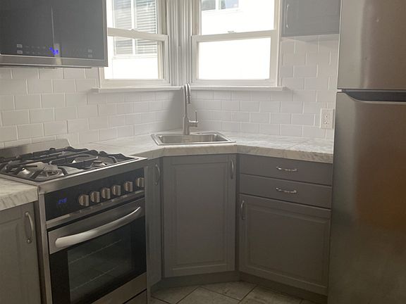 5th image of 4040 La Salle Ave #5