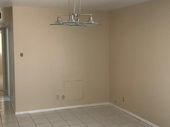 3rd image of 4229 Canterbury Dr