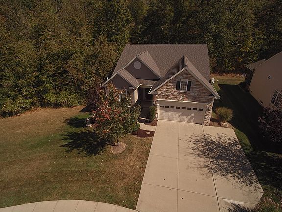 3rd image of 901 Oak Hill Dr