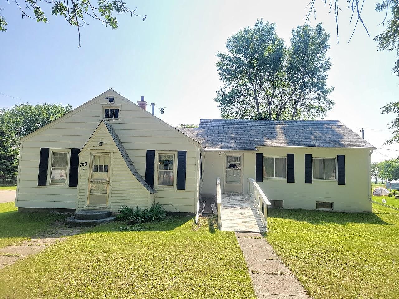 700 7th St, Walnut Grove, MN 56180 Zillow