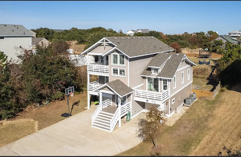 Building Photo - 3515 Bay Dr