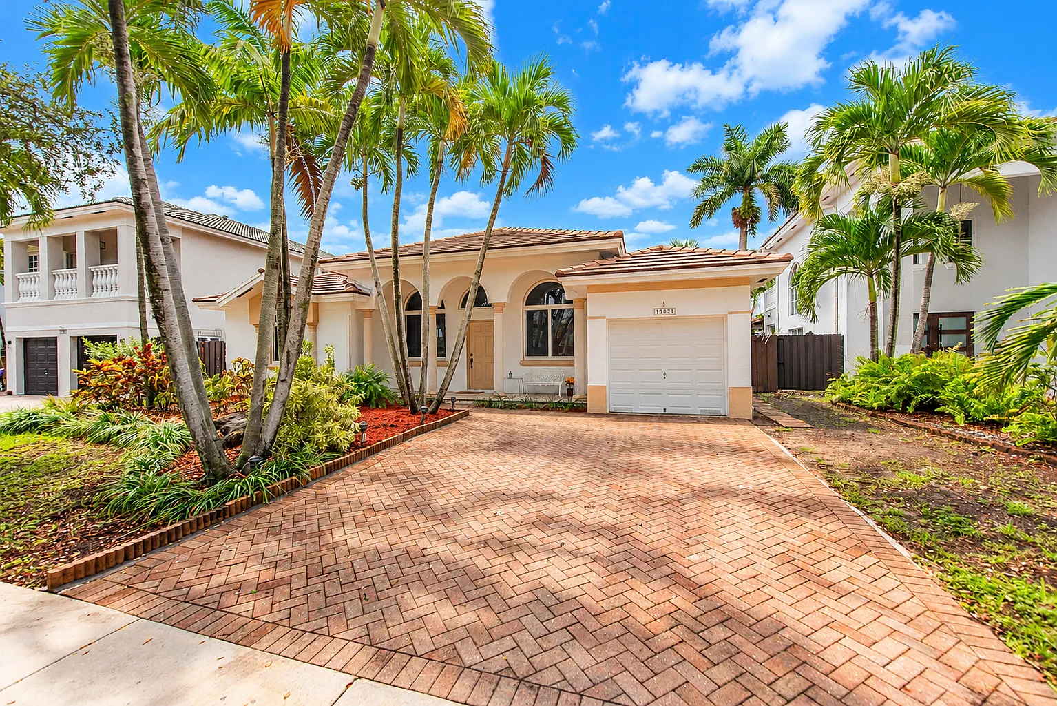 13821 SW 136th Pl — Photo 3