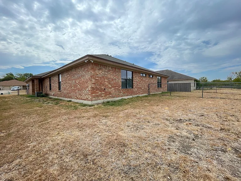 3206 Dannen Court — Photo 19