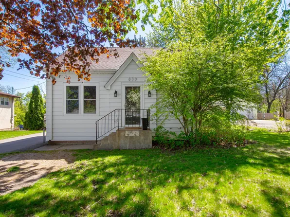 830 McKnight Rd N, Maplewood, MN 55119