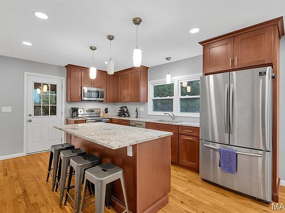 5th image of 770 Montmartre Dr