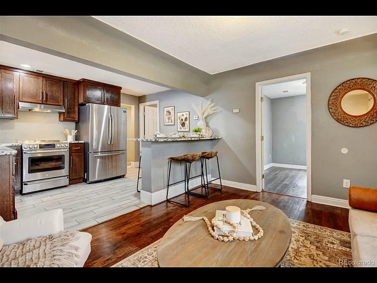 1015 S Newton St — Photo 5