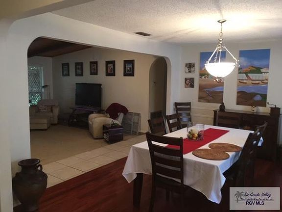 3rd image of 2909 Emerald Lake Dr
