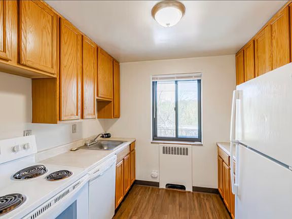 3rd image of 136 Abbeyville Rd #515fc17f6
