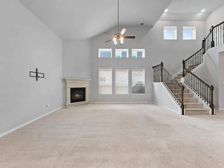 5443 Grand View Dr — Photo 5
