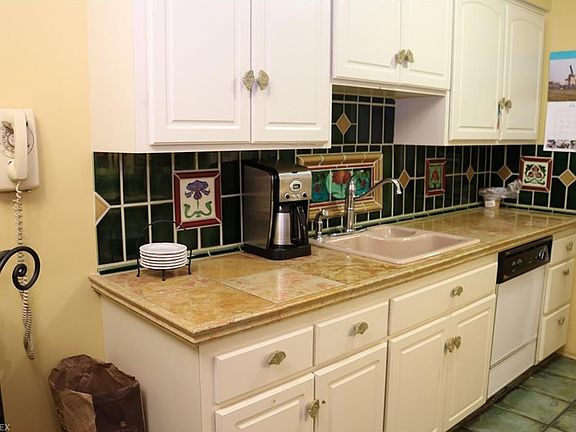 4th image of 22655 Chagrin Blvd APT 212