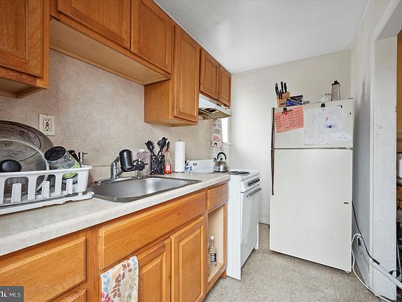 2nd image of 137 Berkley Ave