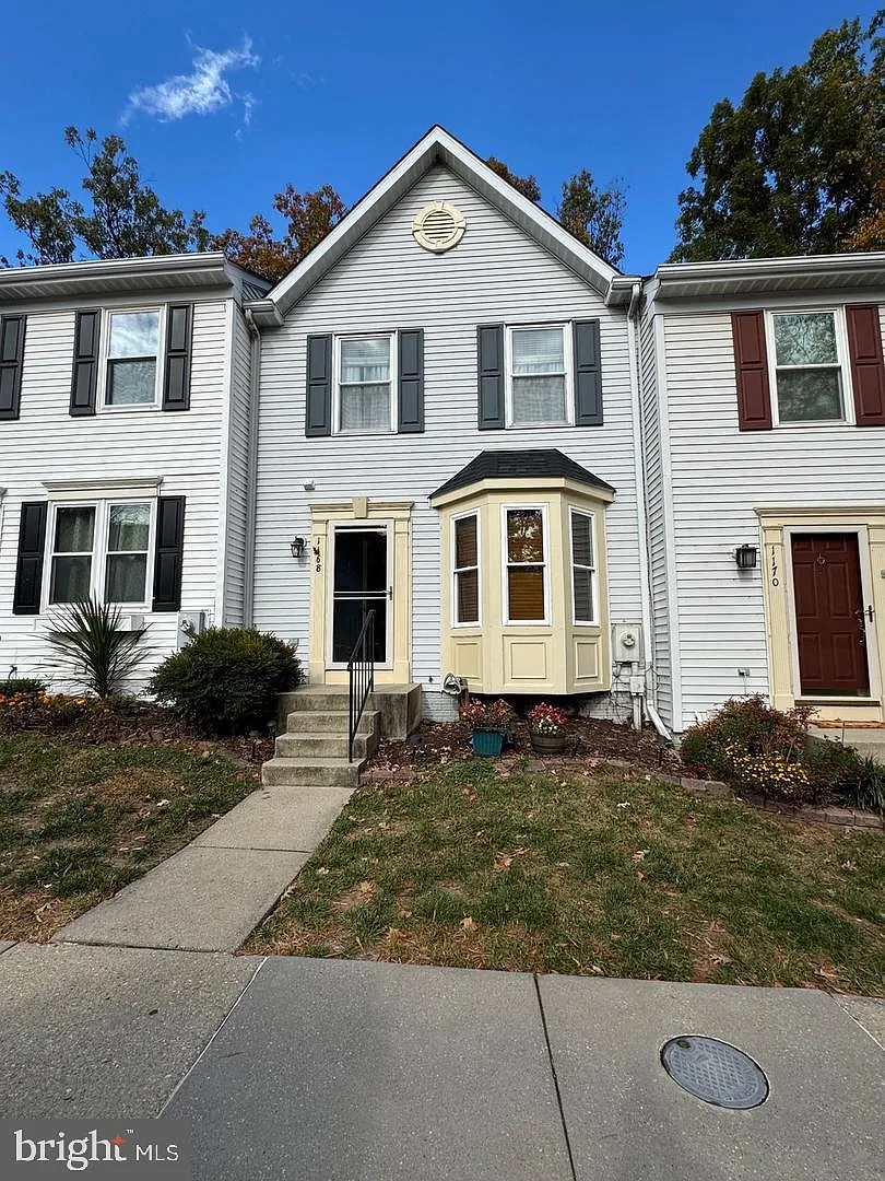 6 bed, 6.5 bath, 1848 sqft, $2,400 — Photo 1