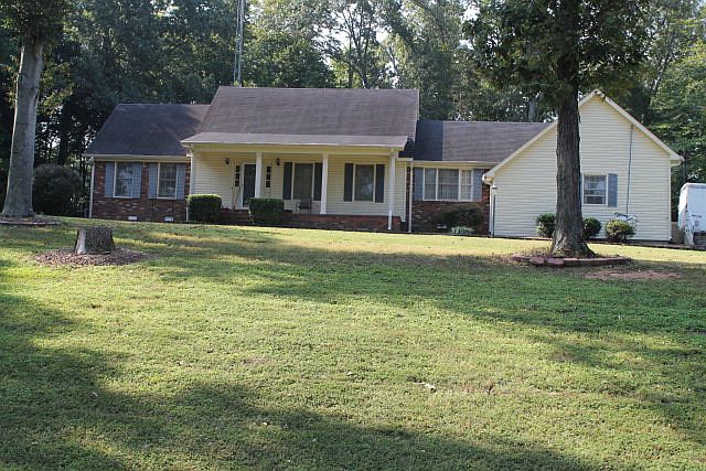1st image of 960 Cedar Dr