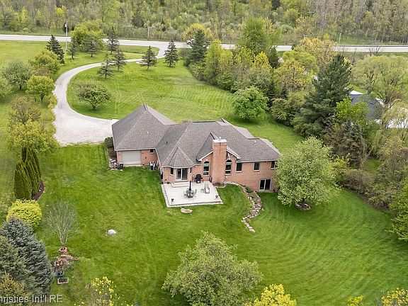 3rd image of 23071 Napier Rd