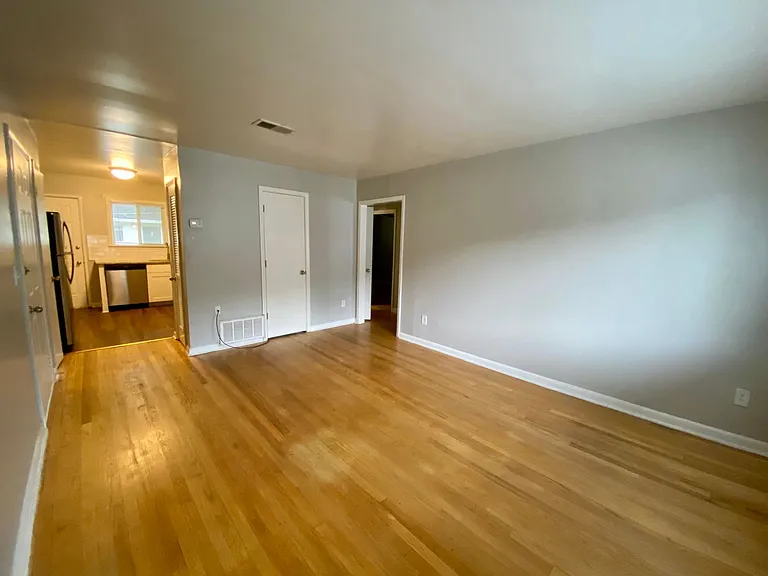Oak Pointe Apartments — Photo 16