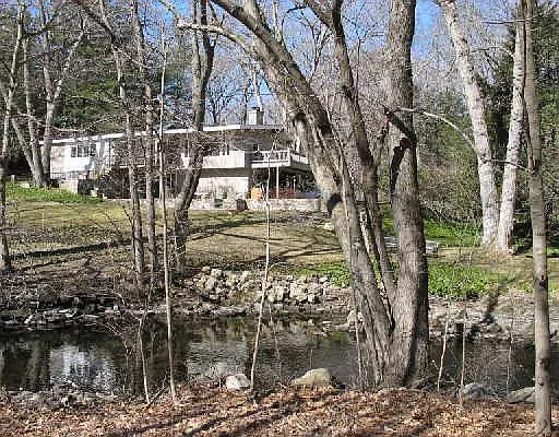 43 Bridge Road South photo 1